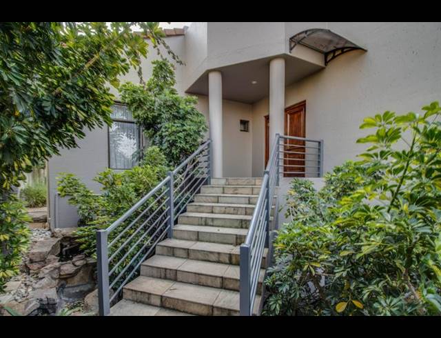 4 BEDROOM HOUSE FOR SALE IN DAINFERN GOLF ESTATE